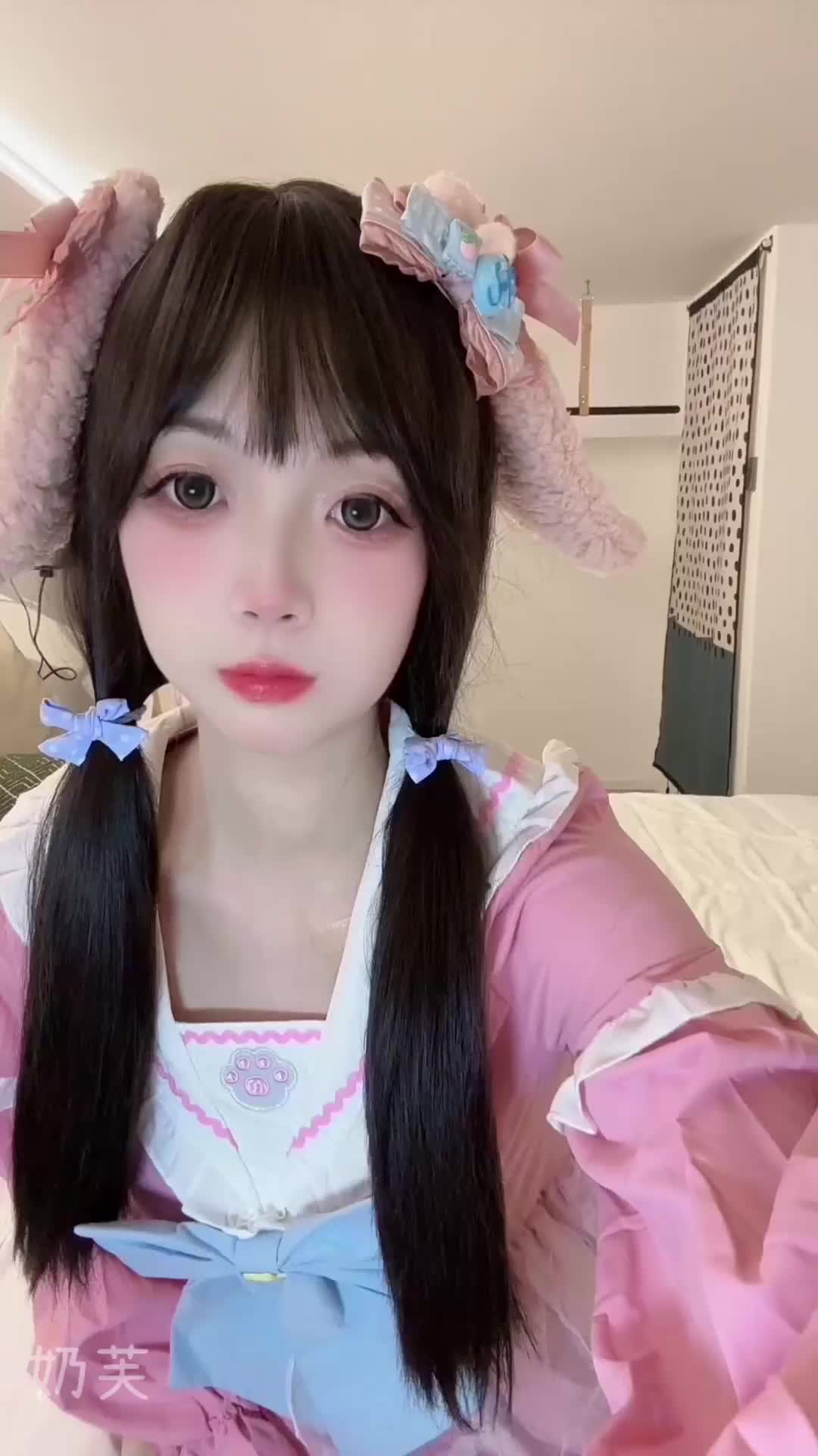 奶芙 - 淫语诱惑小穴坐脸【全程字幕】