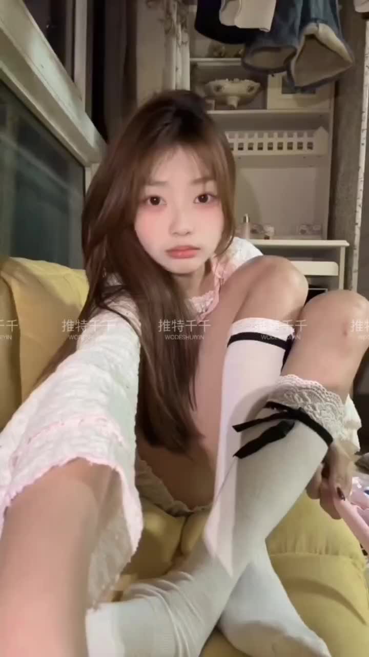 第一视角 让妹妹踩着你的牛子吧